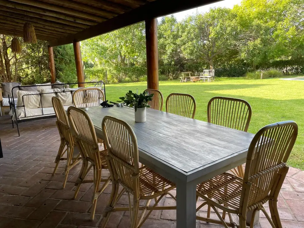 Casa en  lote interno  muy linda en alquiler de verano, desde navidad