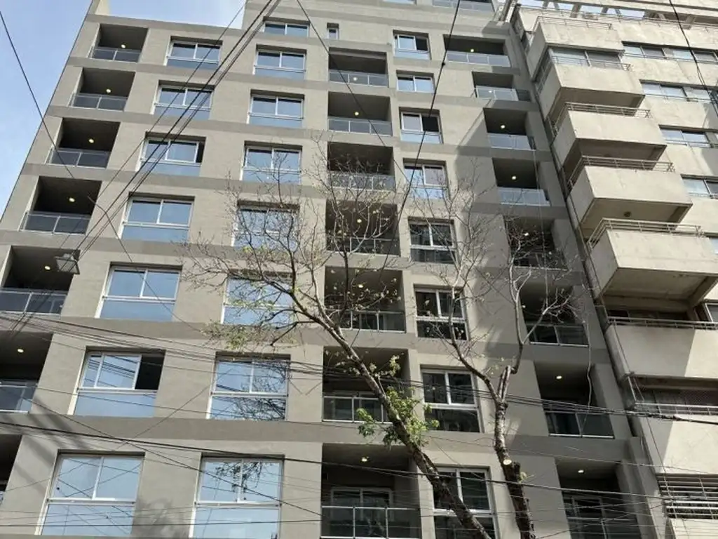 Venta Departamento 1 Dotmitorio con cochera Moreno 200