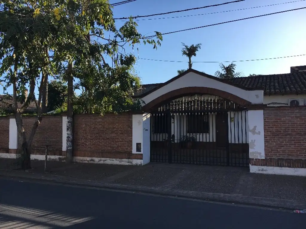 VENDE CASA B° BERON DE ASTRADA