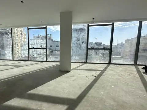 Oficina de 128 más Terraza en Alquiler y VENTA en Edificio LEX TOWER