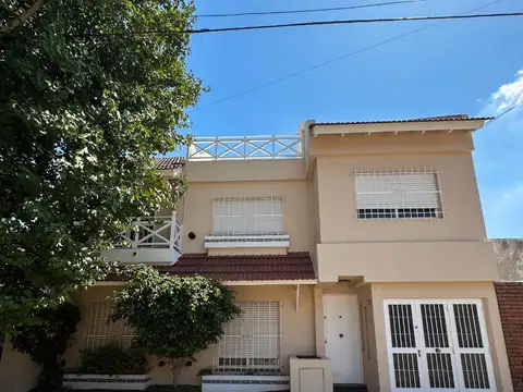 venta casa 4 ambientes Castelar norte