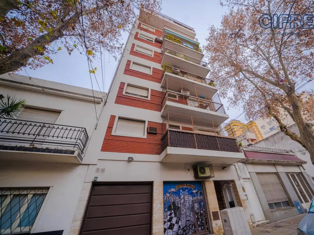 Departamento de 2 ambientes con cocina separada y cochera cubierta en Villa Gral. Mitre