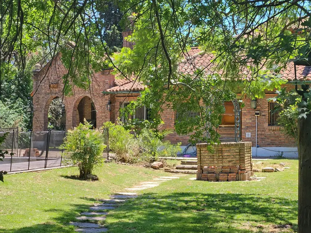 Casa Quinta en Lopez Camelo - Pacheco