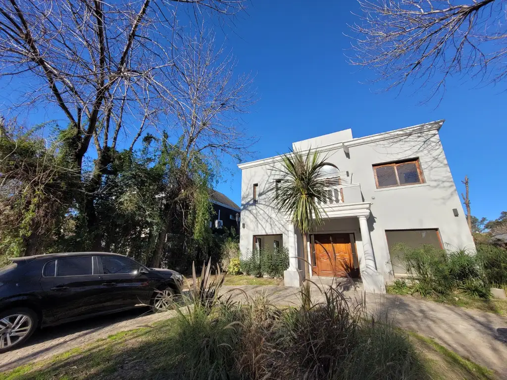 Venta excelente propiedad en Barrio Privado Haras Maria Eugenia