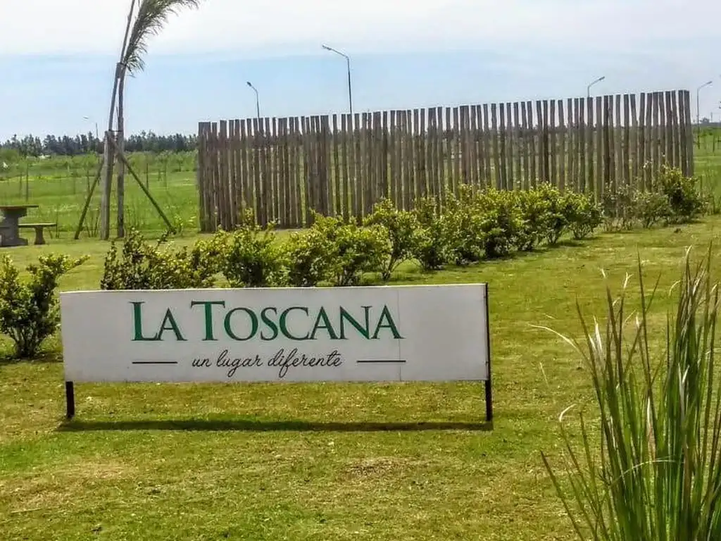 OPORTUNIDAD CONTADO! VENDE-PERMUTA Terreno 300 m2. en Piñero Barrio Abierto "La Toscana" Escriturado