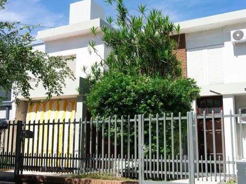 Casa en venta - 3 Dormitorios 4 Baños - Cochera - 333Mts2 - Vuelta del Paraguayo, La Costa