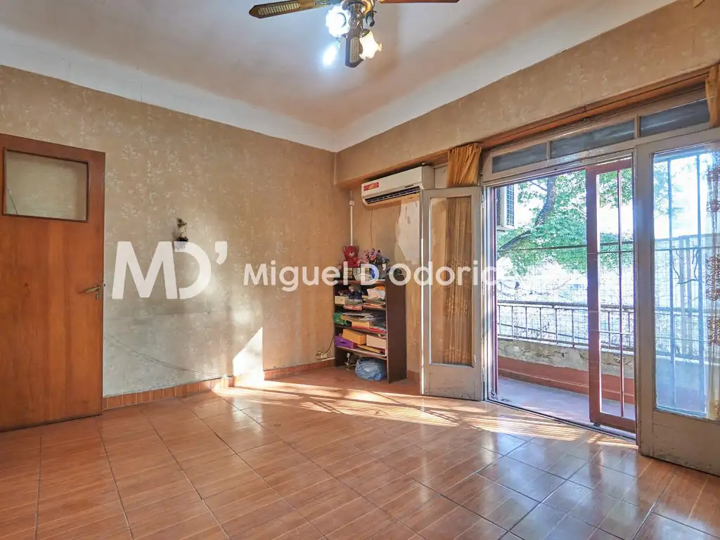 Venta Departamento 3 Ambientes con dependencia en Flores