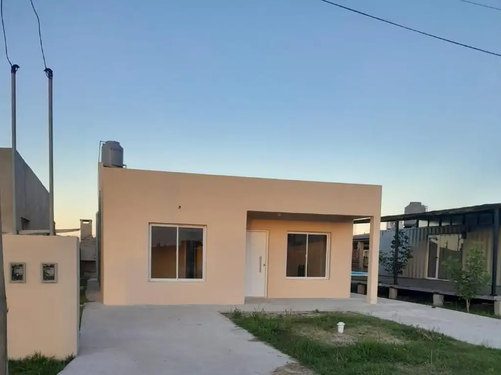 Casa 3 ambientes con piscina y parrilla en Barrio Los Tilos