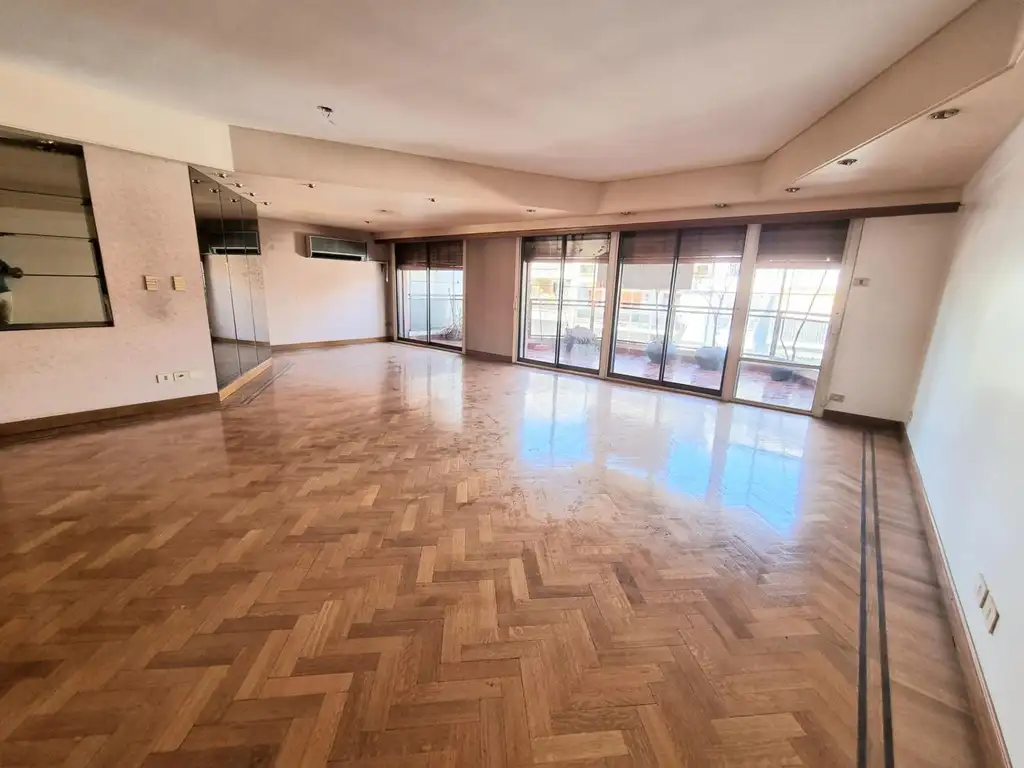 Departamento en Venta - 7 ambientes - USD 720.000