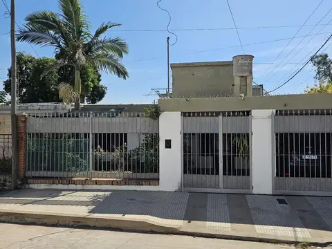 Casa de 3 dormitorios con depto independiente 