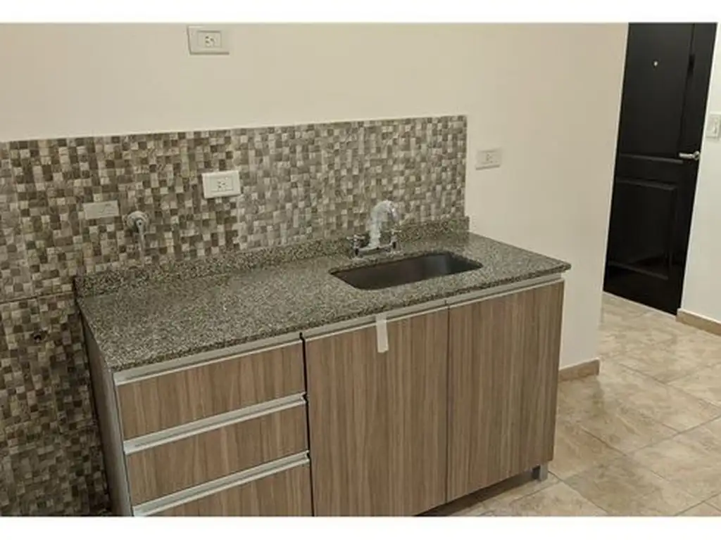 DEPTOS EN VENTA SAN PEDRO AL 100 SARANDI