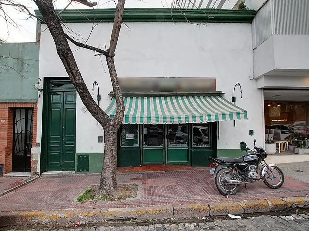 Terreno emplazado en el emblemàtico Barrio de San Telmo , a metros de la Avenida Caseros