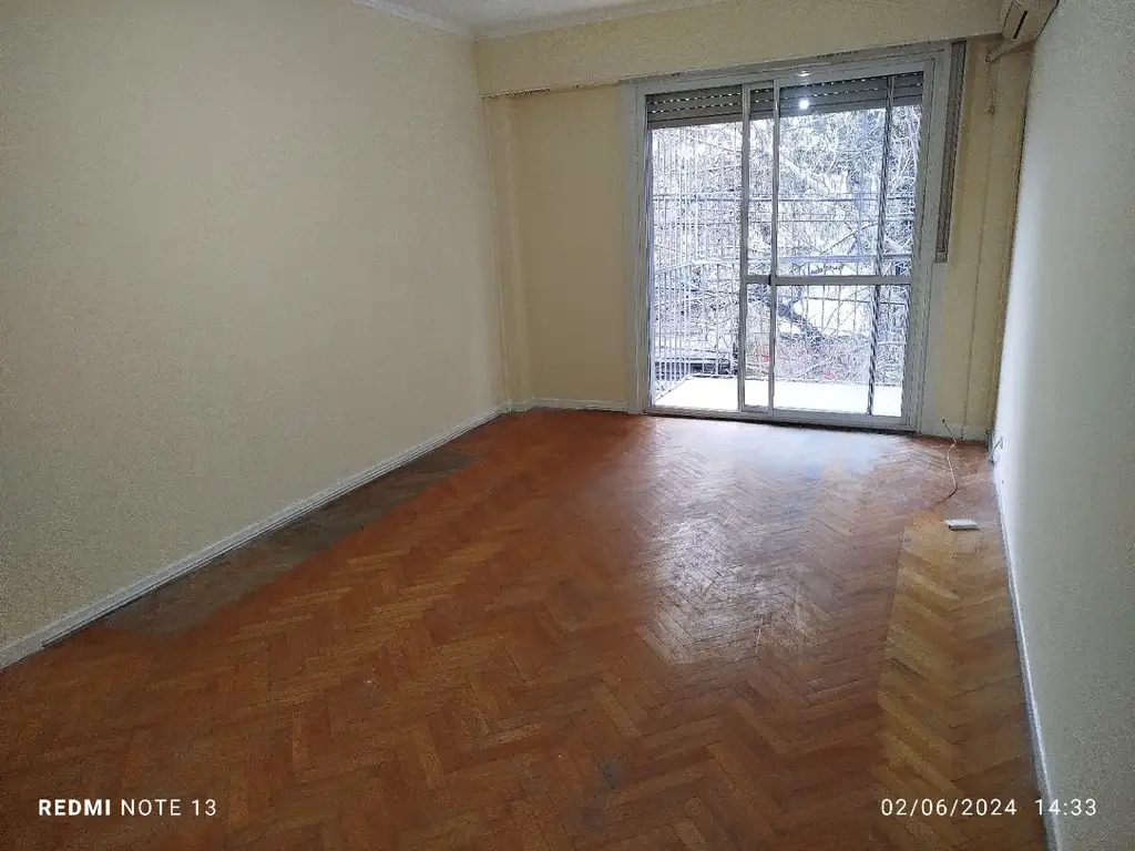 DEPARTAMENTO 4 AMBIENTES CON BALCON EN CABALLITO