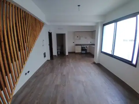 Venta de Triplex con Patio y Terraza en Parque Chacabuco - Foto 0