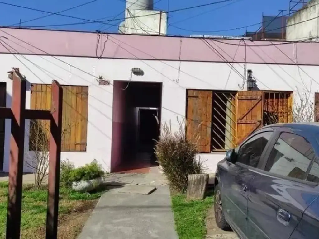 CASA PH DE 3 AMBIENTES EN CASTELAR NORTE (3276)