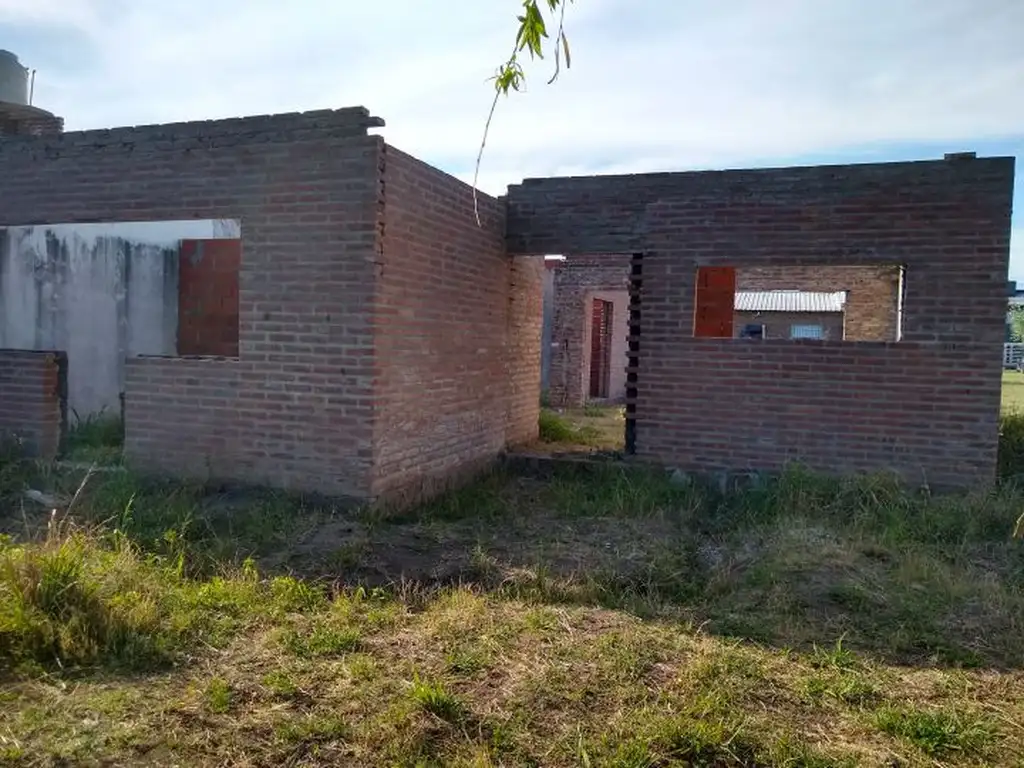 A TERMINAR LOTE CON CONSTRUCCION TIERRA DE SUEÑO ALVEAR