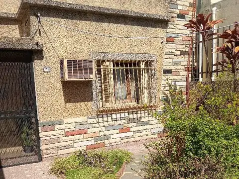 Casa lote propio Lanùs Este