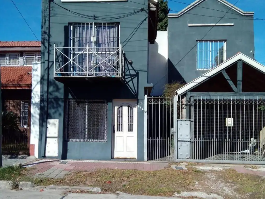 Propiedad con tres PH a la Venta en Bloque, Boedo 732 Bernal