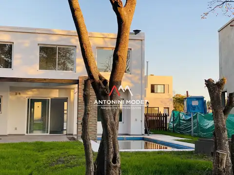 CASA EN VENTA EN SANTA ELENA - PILAR DEL ESTE