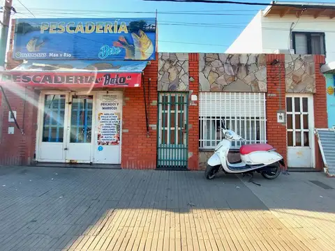 Junin 5464, casa con local comercial, 1 dormitorio amplio, p