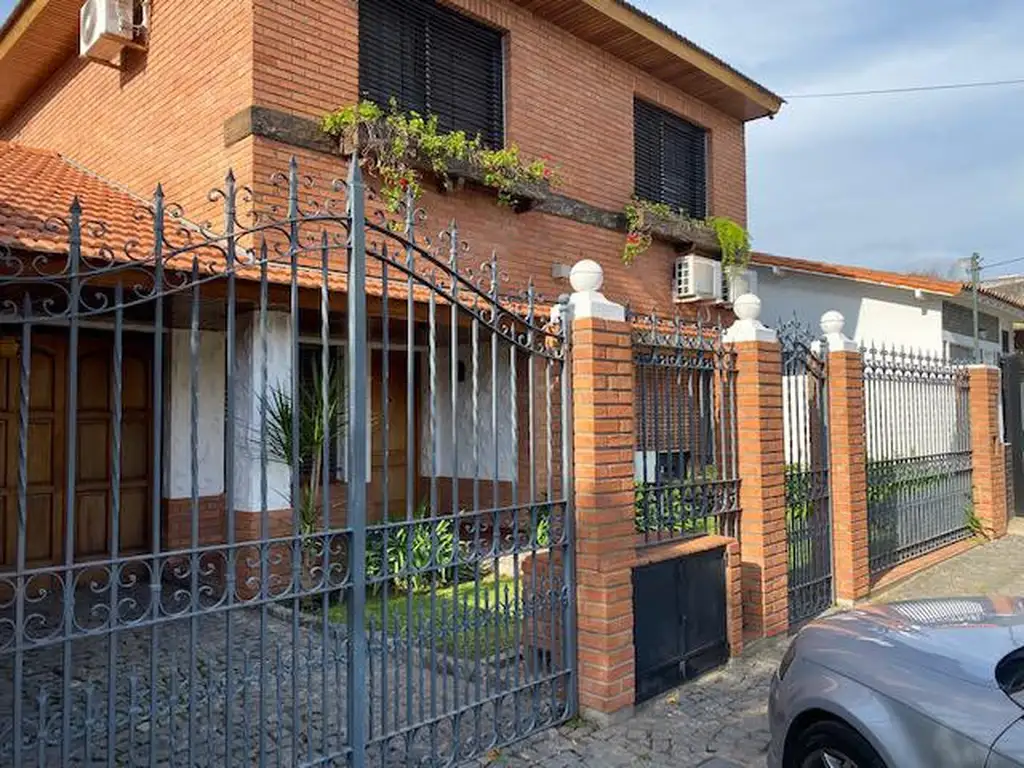 CASA Venta -Lomas de San Isidro