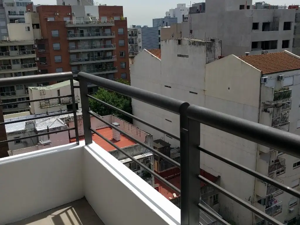 Venta Excelente MONOAMBIENTE Balcón  COCHERA  fija C/frente super abierto