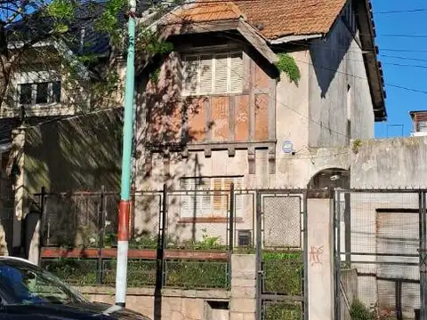 CASA ESTILO MARPLATENSE A RECICLAR ZONA LA PERLA