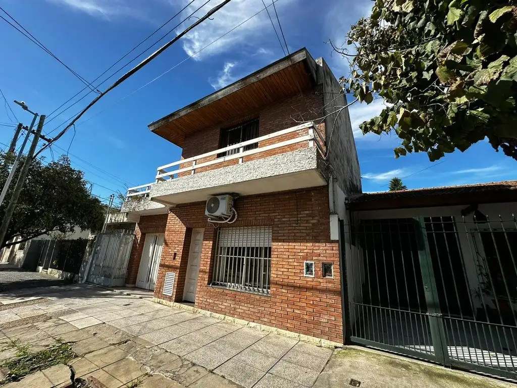 PH TIPO CASA EN VENTA LOMA HERMOSA