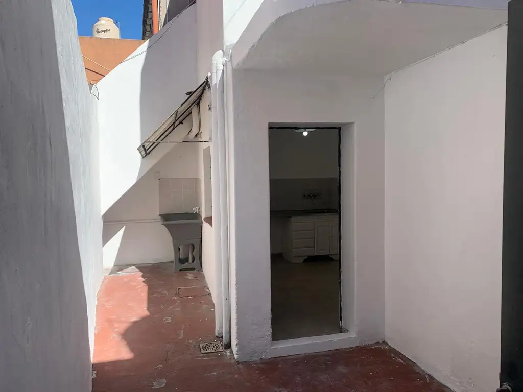 2 amb MB c/Patio en planta baja en Lanús centro y Pet Friendly :)