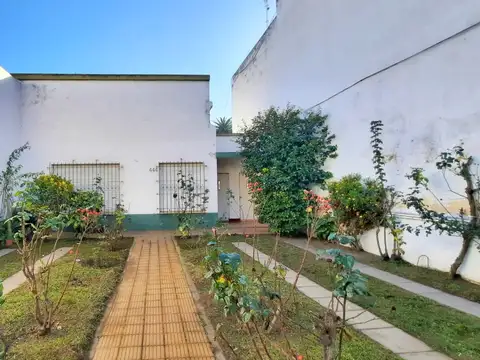 Casa en venta de 3 dormitorios c/ cochera en Punta Alta