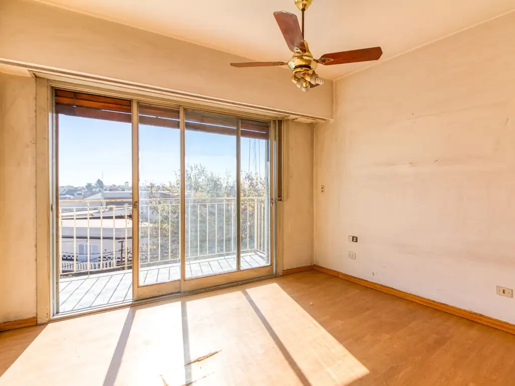 VENTA DPTO 4 AMB TERRAZA PROPIA LA TABLADA LUZ!