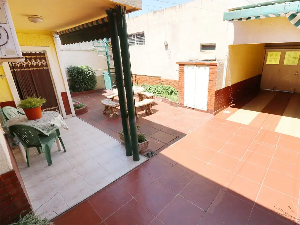 VENTA CASA 4 AMB 3 COCHERAS 2 LOCALES, SAN MARTÍN