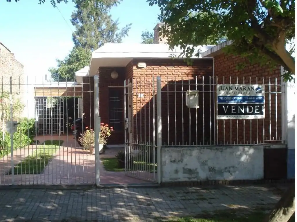 VENDE CASA EN MARCOS PAZ,EXCELENTE UBICACIÓN