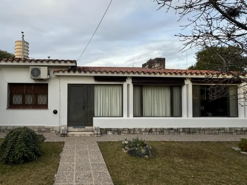 SE VENDE HERMOSA CASA CON PILETA EN RIVERA INDARTE