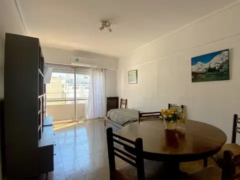 VENTA DEPARTAMENTO 2 AMBIENTES A 200 MS RAMBLA