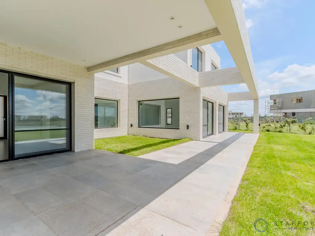 CASA A ESTRENAR AL LAGO EN SAN SEBASTIAN