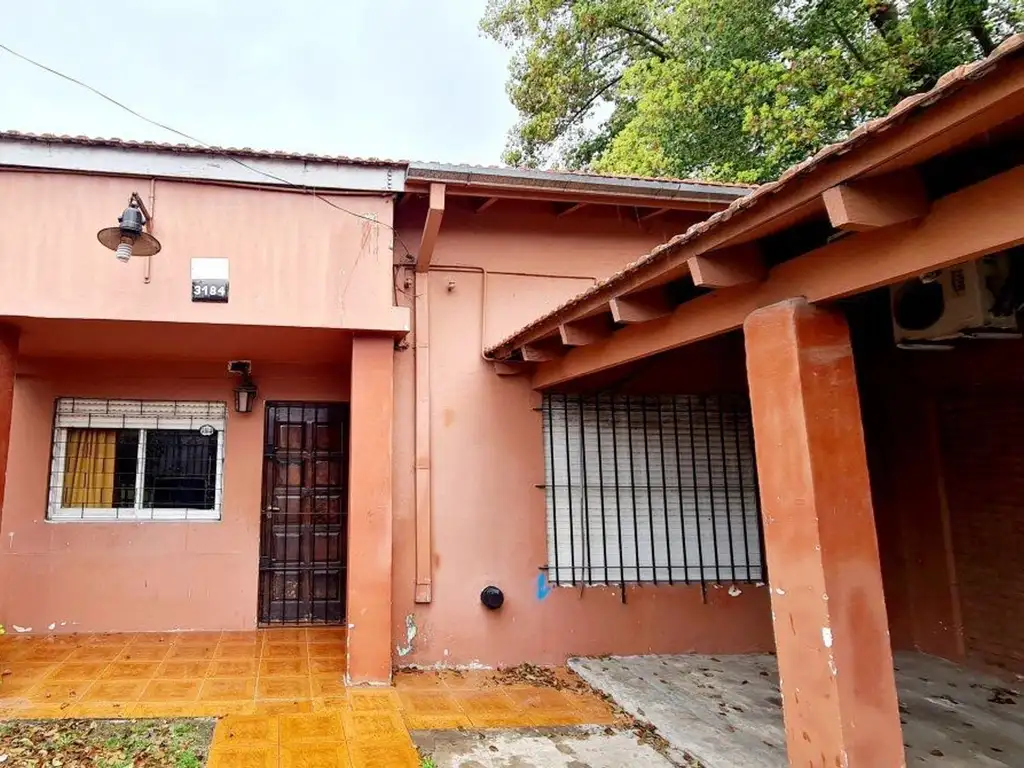 Casa con patio en Calzada