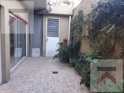Luminoso Ph reciclado al fondo de 4 ambientes con 2 patios y terraza. - Foto 0