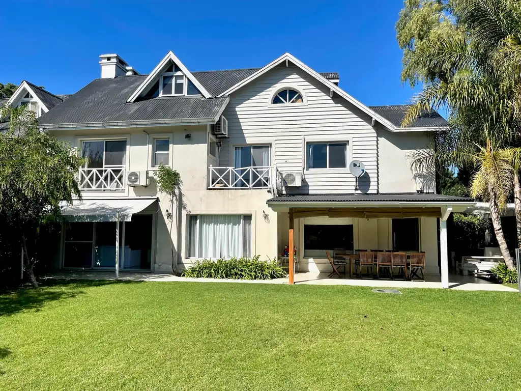 Casa de estilo americano en Venta en El Talar de Pacheco