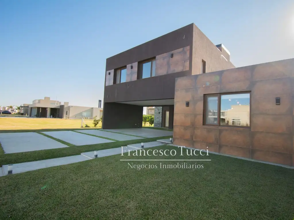 Casa en venta 5 ambientes Prados del Oeste