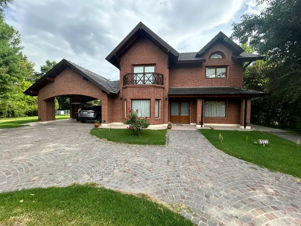 CASA 6 AMBIENTES EN VENTA EN EL OMBU EZEIZA