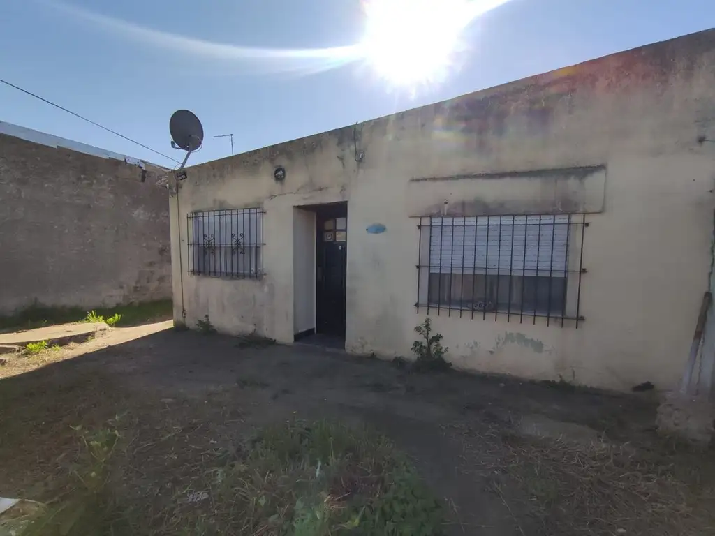 CASA EN VENTA EN LA PLATA DE 3 DORMITORIOS