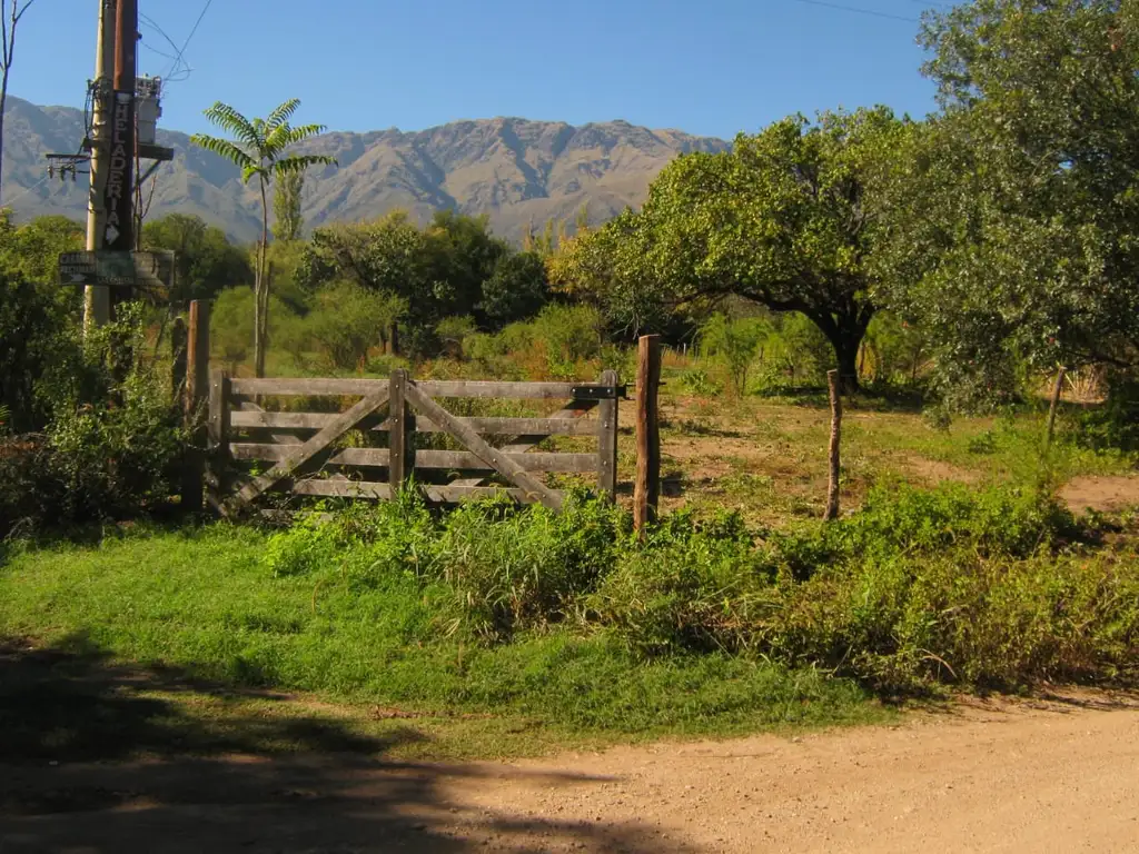 VENTA DE PROPIEDAD EN LAS CHACRAS