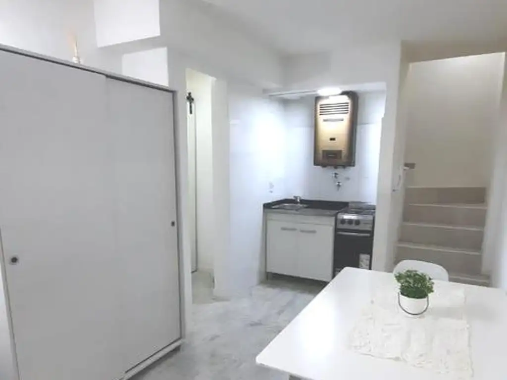 Alquiler loft  planta baja  con patio (se alquila amoblado sin opción) - Pichincha