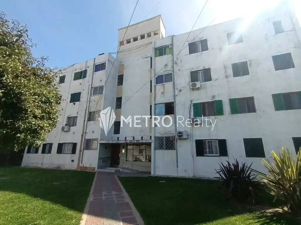 VENTA DEPARTAMENTO 4 AMBIENTES EN BERNAL OESTE