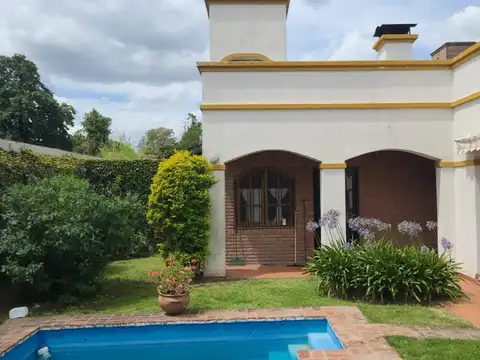 Casa en el Centro de Bella Vista.