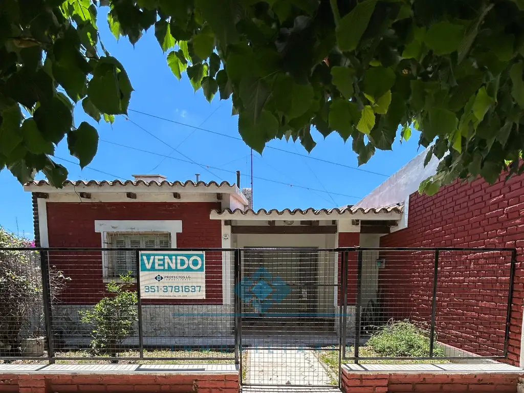 VENTA - CASA DE 2 DORMITORIOS + MONOAMBIENTE - JESÚS MARÍA