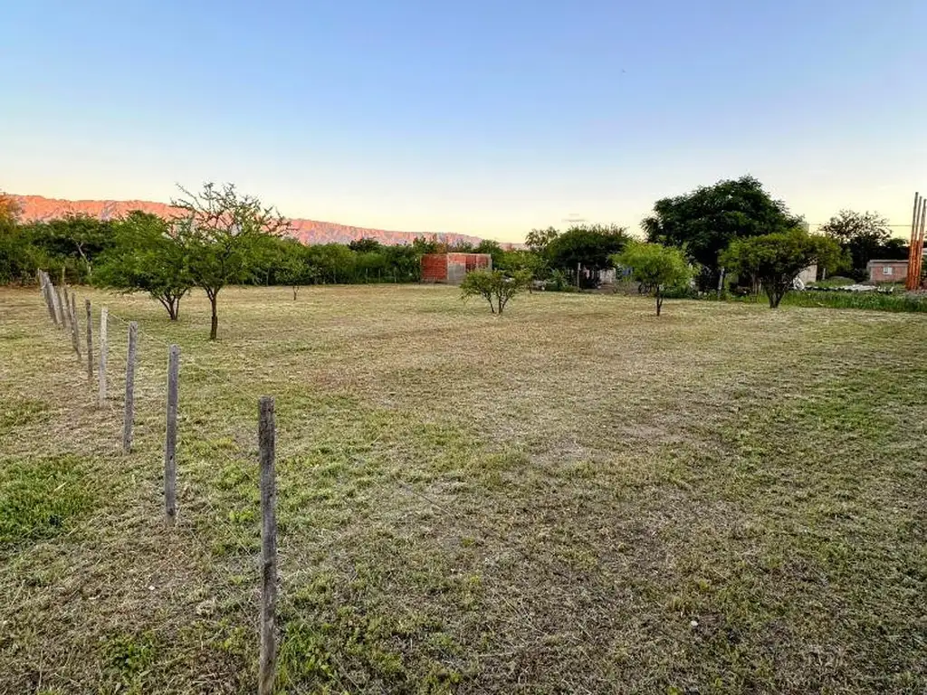 Terreno con excelente vista en barrio Piedra Pintada