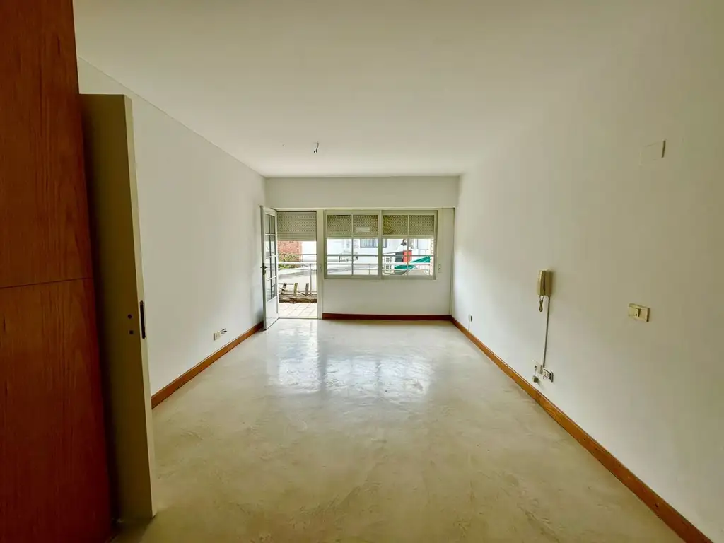 Casa de Pasillo en Venta - 2 Plantas con Ascensor