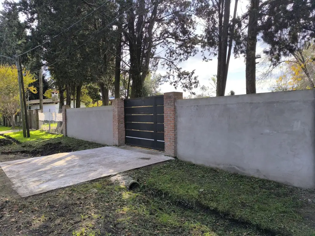 LOTE EN VENTA CON MEJORAS 530M2 LA REJA